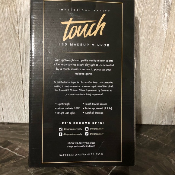 IMPRESSIONS VANITY Touch Dimmable Makeup MirroR - Picture 3 of 3